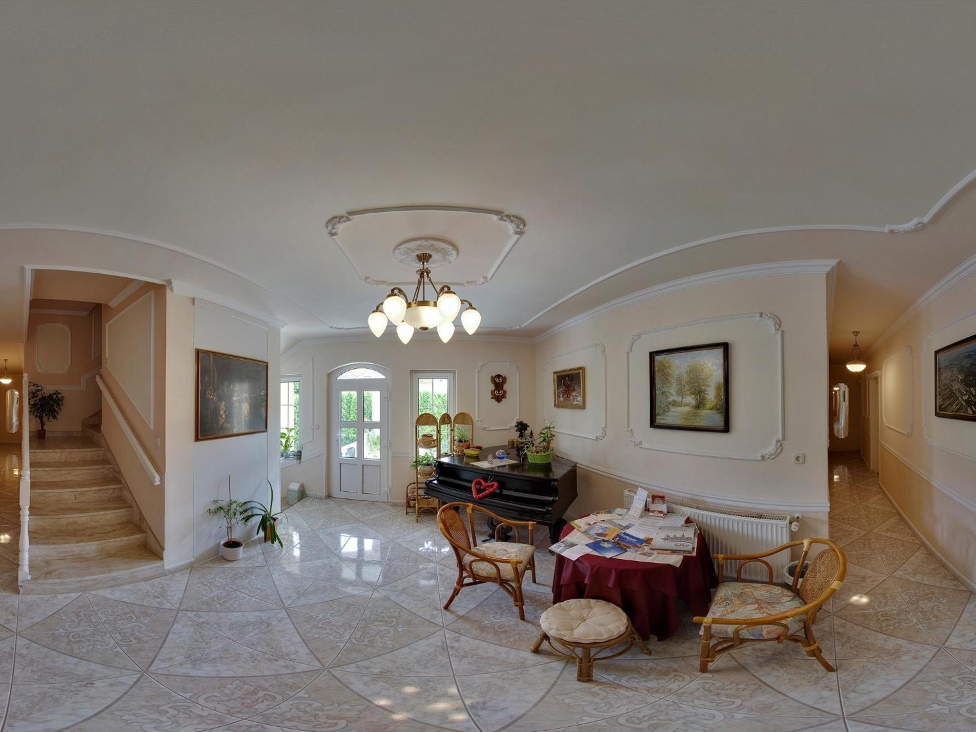 Hegyi Villa ヘーヴィーズ エクステリア 写真