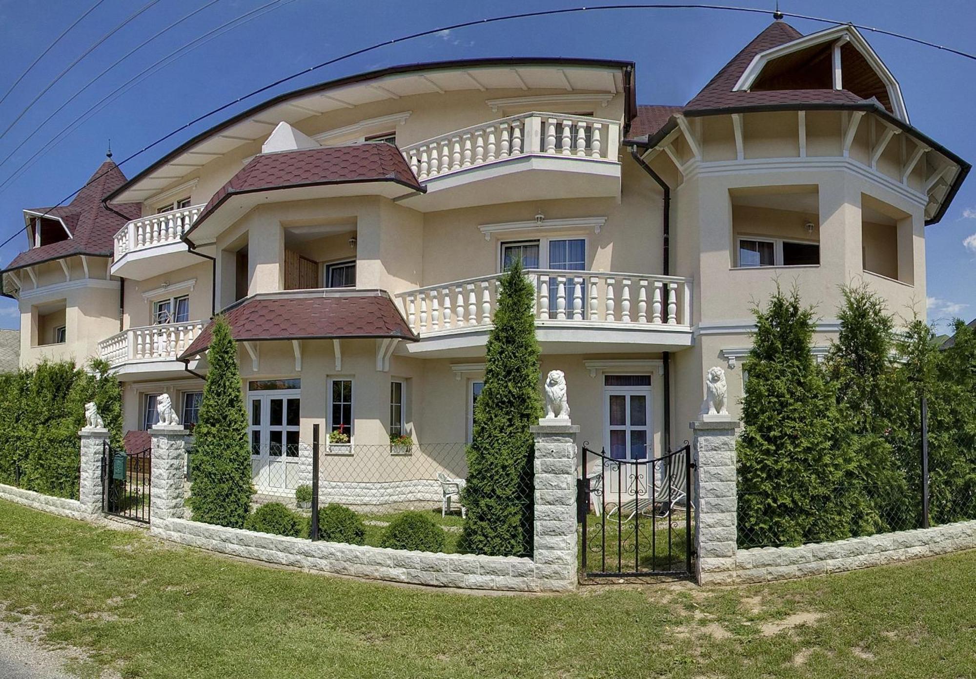 Hegyi Villa ヘーヴィーズ エクステリア 写真